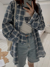 Load image into Gallery viewer, Blue and white plaid lazy long-sleeved sunscreen shirt
