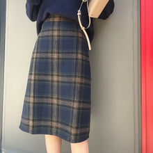Load image into Gallery viewer, Retro high waist plaid woolen skirt
