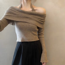Load image into Gallery viewer, Halterneck knitted one-shoulder long-sleeved off-shoulder cropped sweater
