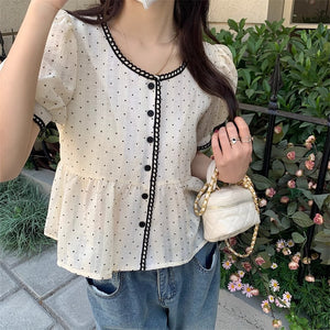 Sweet and chic design, loose polka dot short-sleeved shirt