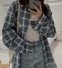Load image into Gallery viewer, Blue and white plaid lazy long-sleeved sunscreen shirt
