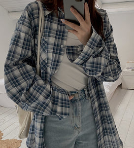 Blue and white plaid lazy long-sleeved sunscreen shirt