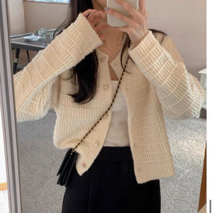 Xiaoxiangfeng round neck textured single-breasted knitted cardigan top