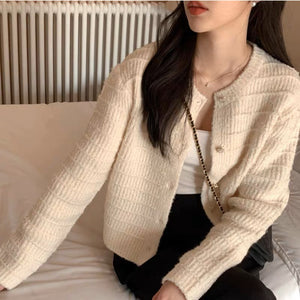 Xiaoxiangfeng round neck textured single-breasted knitted cardigan top