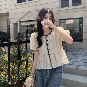 Sweet and chic design, loose polka dot short-sleeved shirt