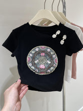 Load image into Gallery viewer, Chinese style button embroidered slim crop top
