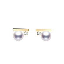 Load image into Gallery viewer, Pearl Gold-Plated Classic Necklace &amp; Earrings Set
