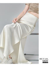 Load image into Gallery viewer, Satin dark pattern jacquard slimming and drapey A-line fishtail skirt
