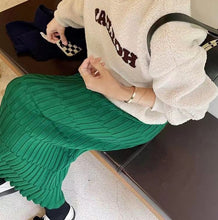 Load image into Gallery viewer, High-waisted knitted straight leg slimming and hip-hugging skirt
