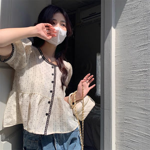 Sweet and chic design, loose polka dot short-sleeved shirt