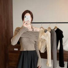 Load image into Gallery viewer, Halterneck knitted one-shoulder long-sleeved off-shoulder cropped sweater
