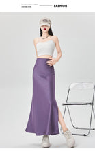 Load image into Gallery viewer, Satin dark pattern jacquard slimming and drapey A-line fishtail skirt
