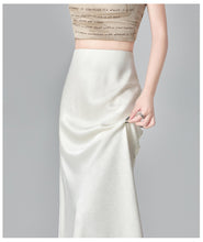 Load image into Gallery viewer, Satin dark pattern jacquard slimming and drapey A-line fishtail skirt
