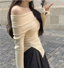 Load image into Gallery viewer, Hot girl one-shoulder long-sleeved knitted irregular slimming short top
