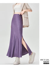 Load image into Gallery viewer, Satin dark pattern jacquard slimming and drapey A-line fishtail skirt
