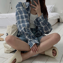 Load image into Gallery viewer, Blue and white plaid lazy long-sleeved sunscreen shirt
