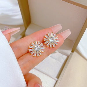 Stainless Steel Daisy Flower Zircon Necklace and Earrings Set