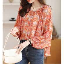 Load image into Gallery viewer, Chiffon round neck French style floral shirt
