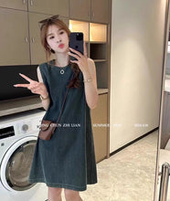 Load image into Gallery viewer, Retro slim sleeveless vest denim dress
