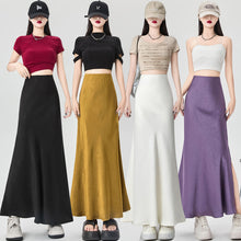 Load image into Gallery viewer, Satin dark pattern jacquard slimming and drapey A-line fishtail skirt
