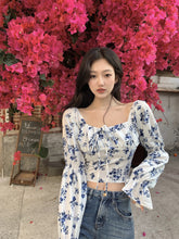 Load image into Gallery viewer, Retro Floral Puff Sleeve Square Collar Long-sleeved Shirt
