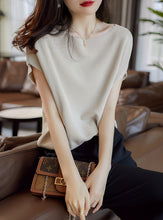 Load image into Gallery viewer, Pullover Comfortable Knit Sweater Top Shirt with Necklace
