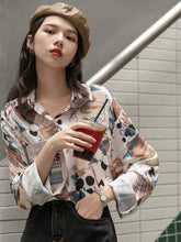 Load image into Gallery viewer, Retro Print Hong Kong Design Long-sleeved Shirt
