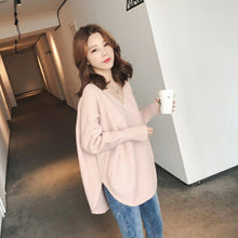 Load image into Gallery viewer, 很仙的慵懒风套头毛衣女2022秋冬新款宽松外穿针织上衣长袖加厚V
